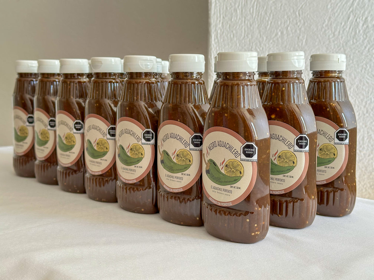 Salsa Negro Aguachilero Paquete de 10 Botellas